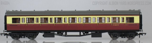 Hornby R4684 Collett Corridor 3rd