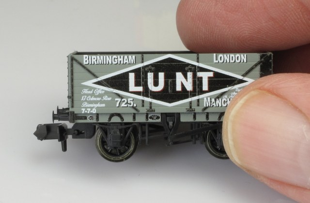 peco n gauge train sets